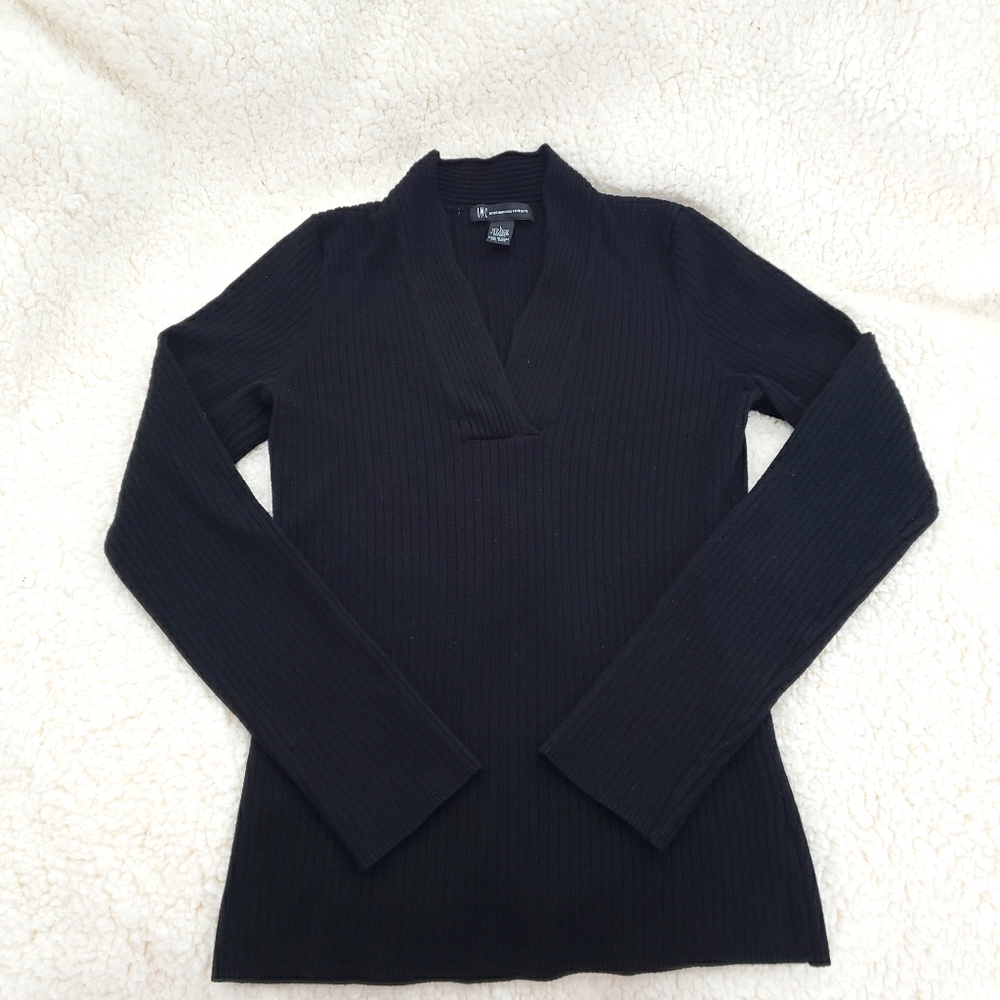 INC v-neck long sleeve sweater
